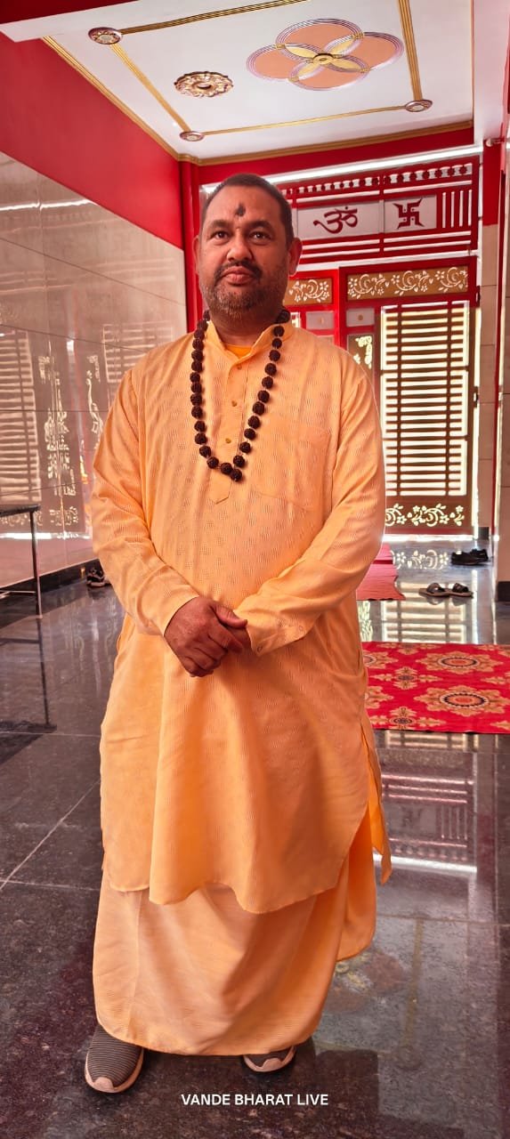 निगम कुटीर में लखनऊ से आये श्री गोपाल कृष्ण शर्मा जी ने श्रीमद् भागवत कथा का दिव्य आयोजन